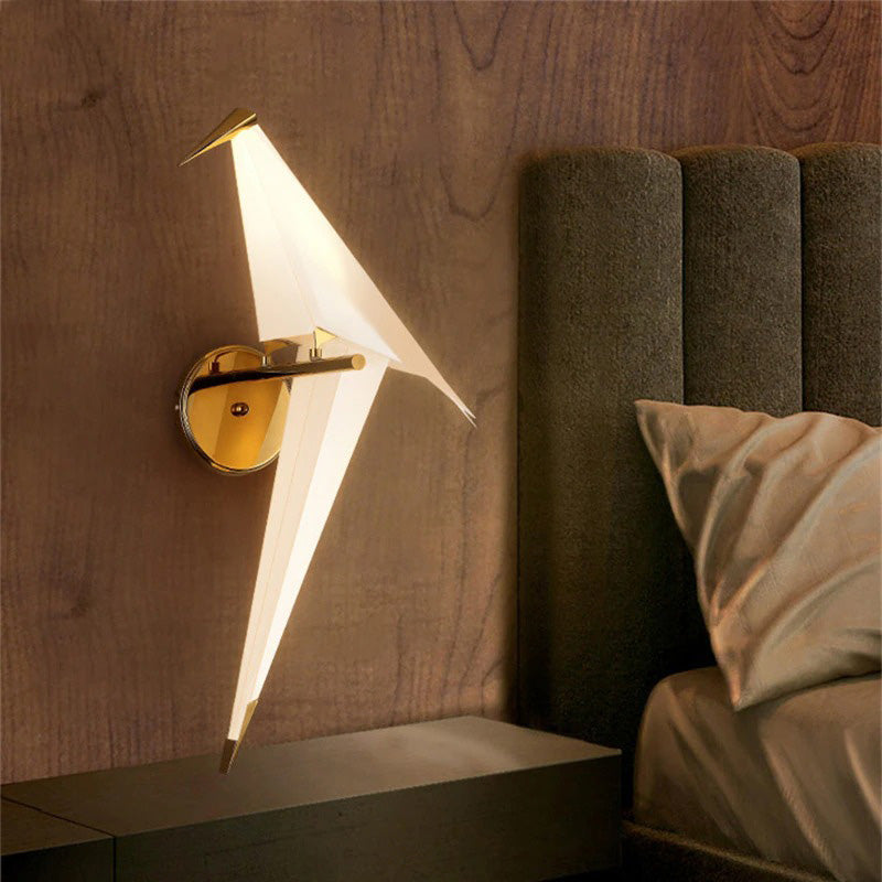 Bird Design Bedside Lamp in White and Gold Modern Style
